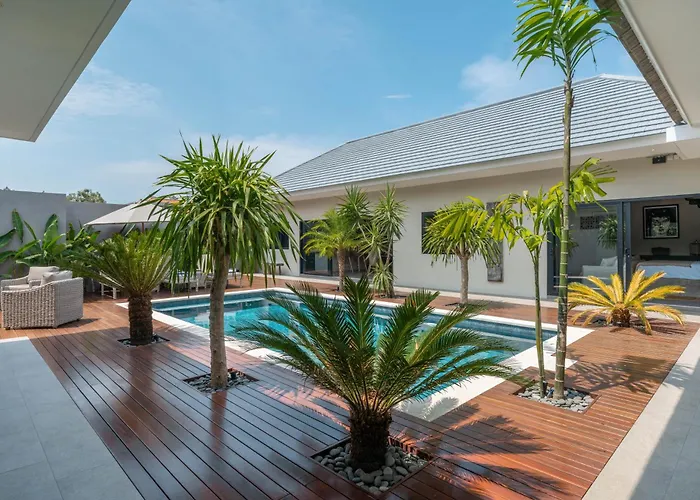 Koya : Luxurious And Modern 3br In Seminyak!