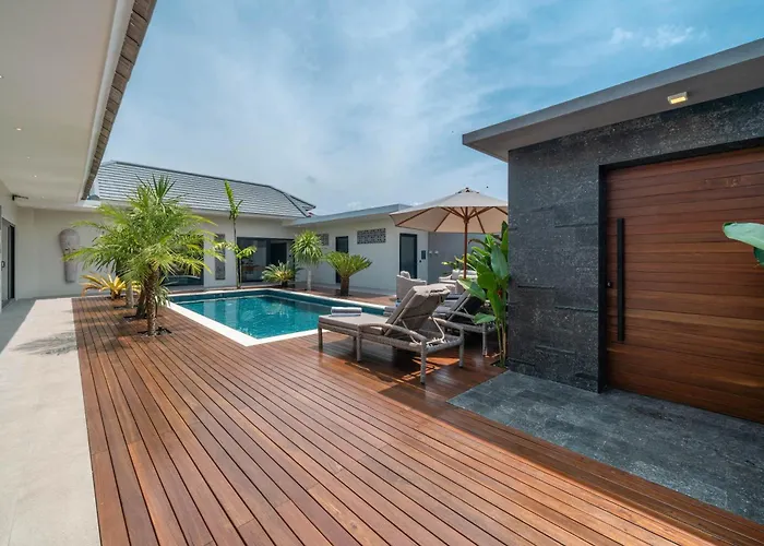 Koya : Luxurious And Modern 3br In Seminyak! 塞米亚克