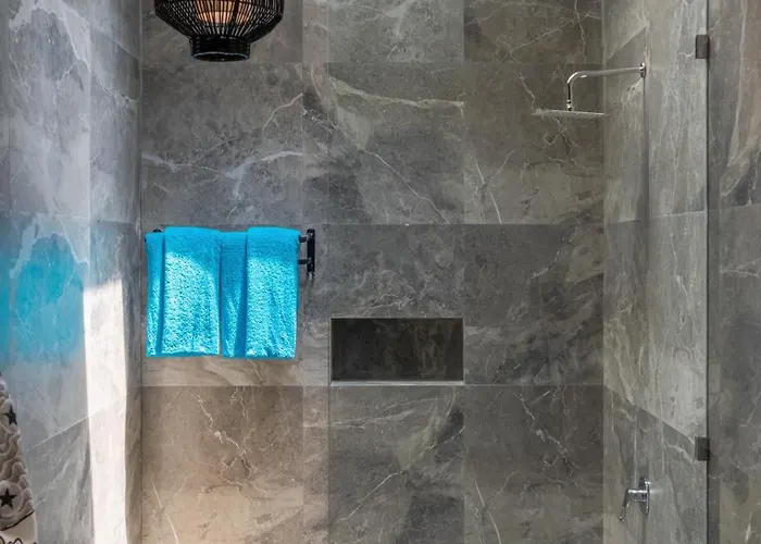 Koya : Luxurious And Modern 3br In Seminyak!